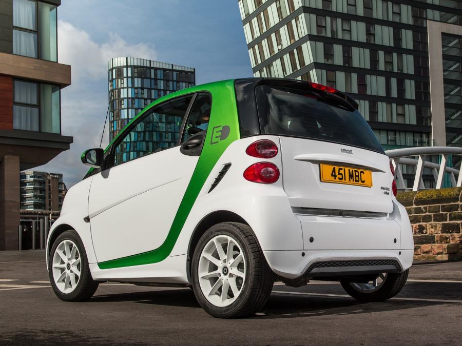  Smart ForTwo Electric Drive 2012 года  (UK) (фото 4 из 7)